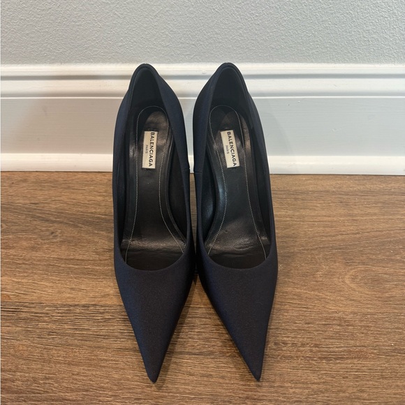 Balenciaga Women's Black Satin Pumps - Picture 1 of 9